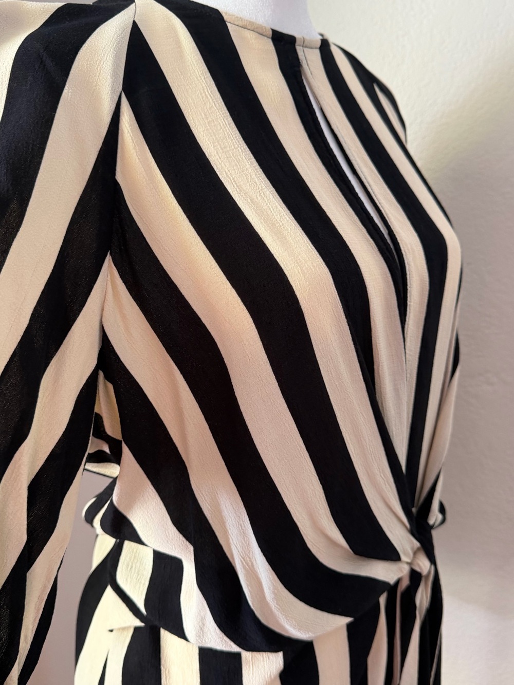Topshop Striped Tie Front Blouse | Black Cream Keyhole Back Top | US Size 8 - Picture 2 of 6